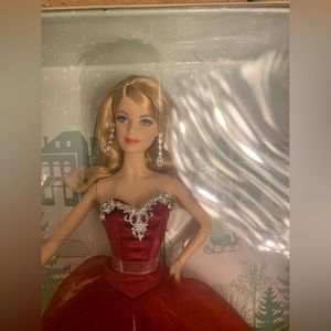 2015 Holiday Edition Barbie NWT!!!